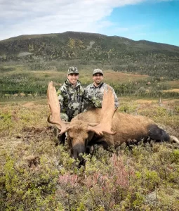 trophy moose hunting canada